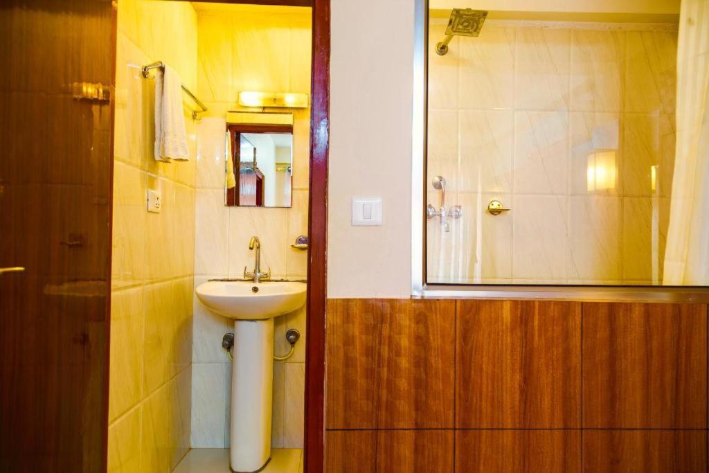 Great Doors Thamel Ξενοδοχείο Κατμαντού Εξωτερικό φωτογραφία
